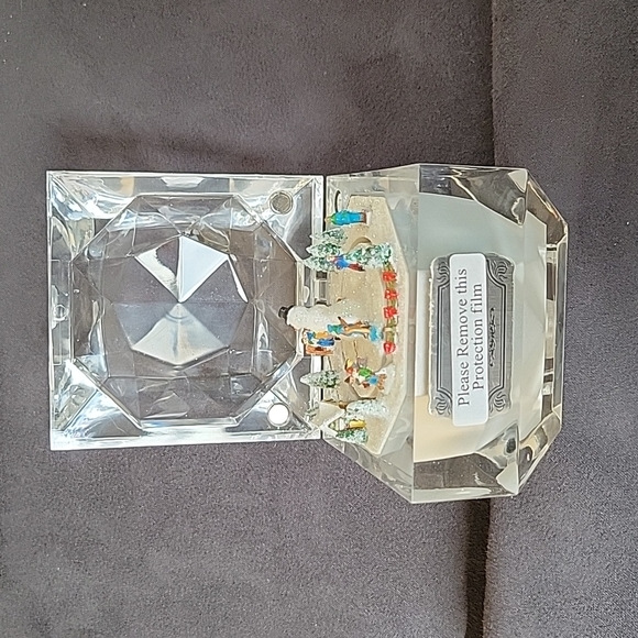 The Bradford Exchange Holiday Thomas Kinkade Winter Wonderland Best